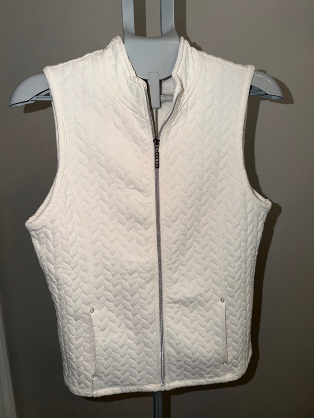 Women's White Quilted Zip-Up Vest